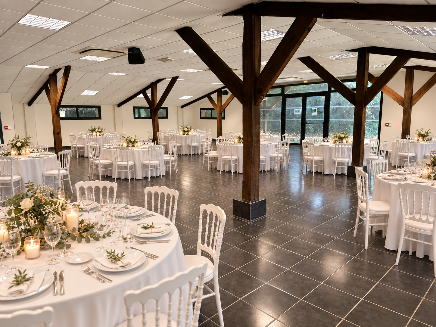 Cérémonie de mariage en extérieur au Clos des Beaux Jours
